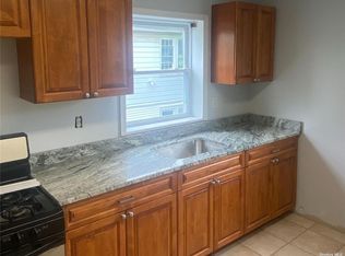 56 N Clinton Ave FLOOR 2, Bay Shore, NY 11706
