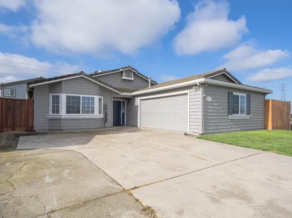 890 Sloat Dr, Salinas, CA 93907