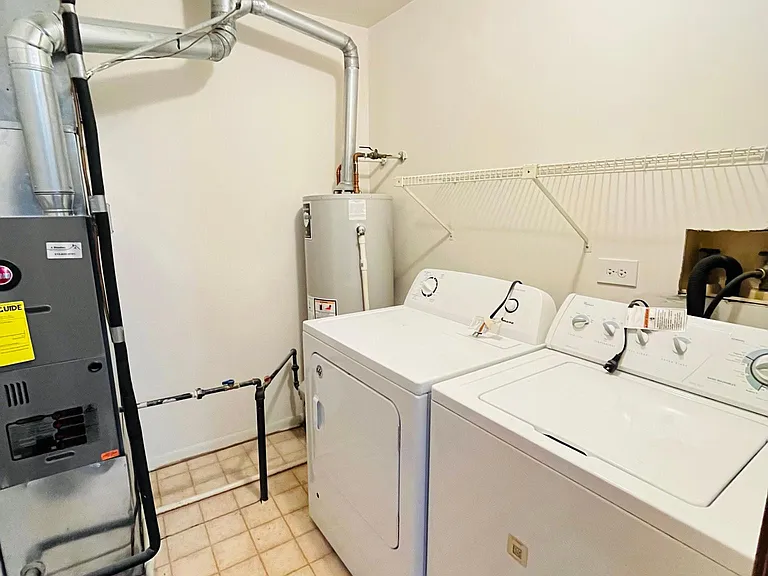 1486 W Jefferson Ave #JB — Photo 11