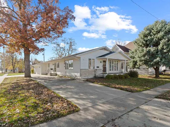429 E Main St, Washington, IA 52353