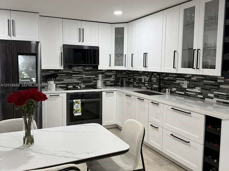 1115 W Okeechobee Rd — Photo 3