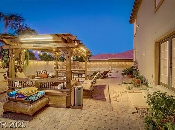5th image of 8114 Villa De La Playa St