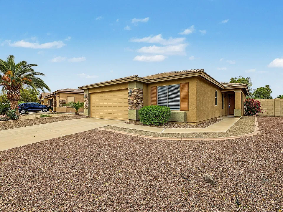 43540 W Bedford Dr