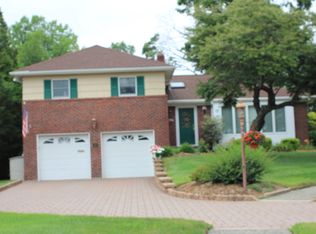 17 Peterson Ct, Clifton, NJ 07013