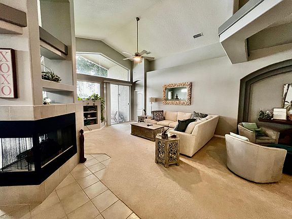 3rd image of 813 Mockingbird Dr