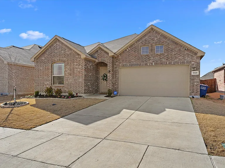 5028 Waterway Dr — Photo 1