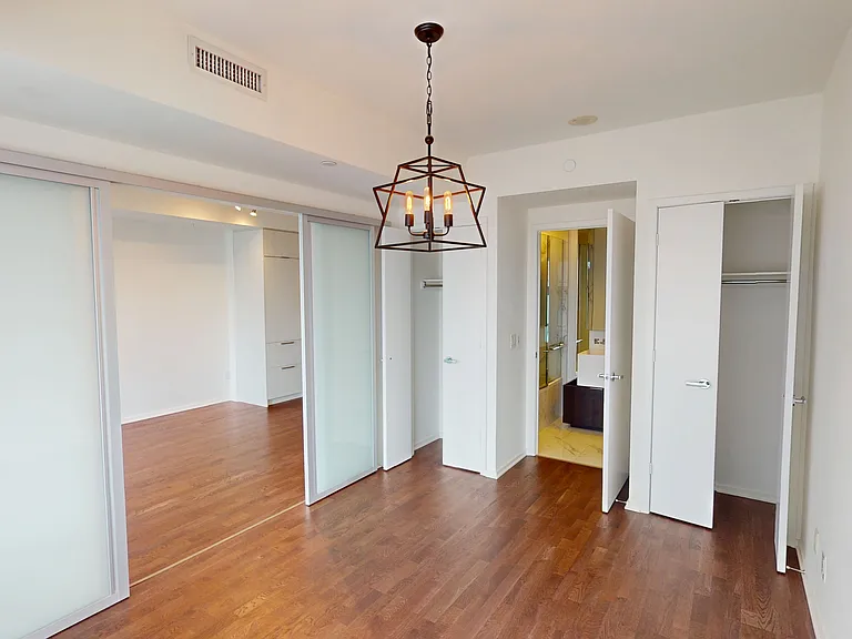 1 Bloor St E #4407 — Photo 15