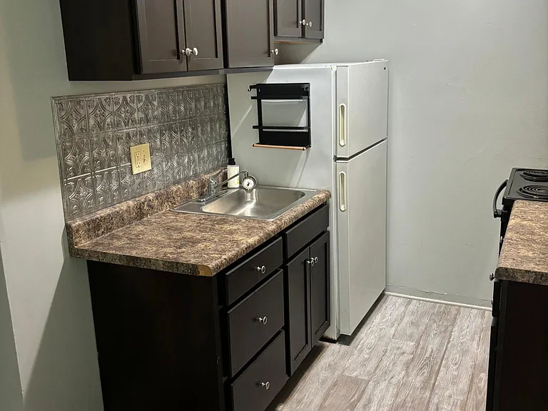 215 Findlay St #2 — Photo 6