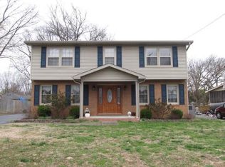 920 Springmont Dr, Hopkinsville, KY 42240