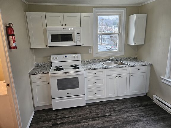 4th image of 1068 Seneca St APT 3