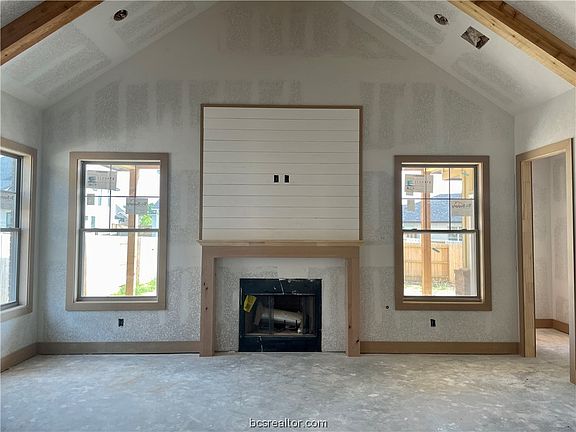 3rd image of 3613 Llano River Dr