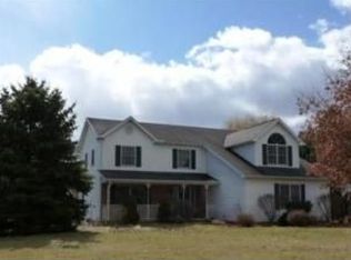 9217 Yorkshire Dr, Saline, MI 48176