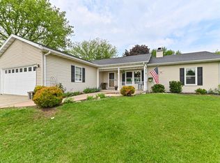 4752 Fairway Dr, Waterford, WI 53185