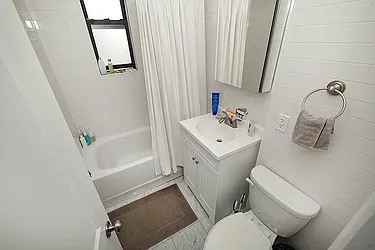 Rented by Rita S Citrin, LREB