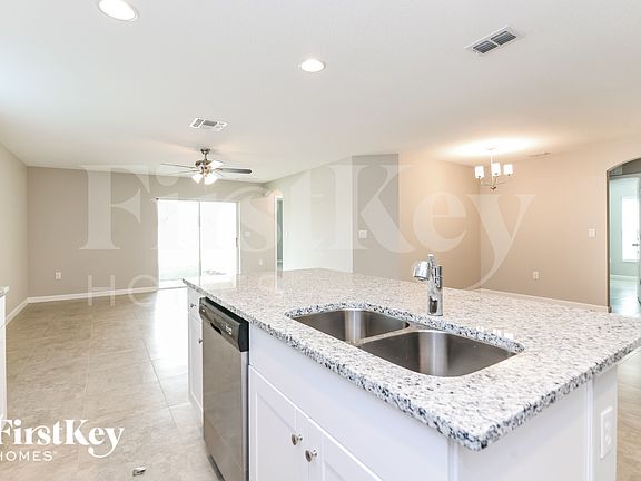 5th image of 405 Earhart Dr