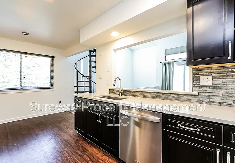 806 Gregorys Way — Photo 7