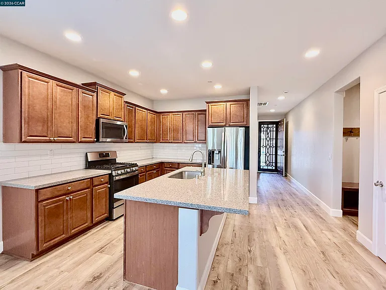 373 Anchorage Dr — Photo 5