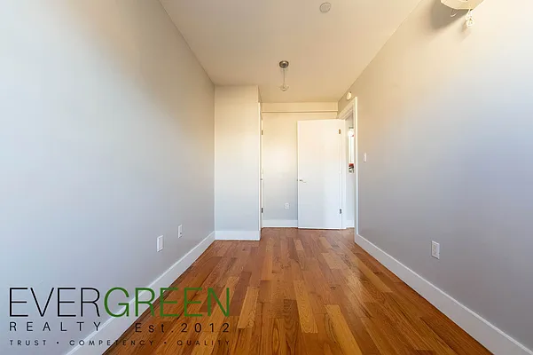 Rented by ERNY LLC | media 18