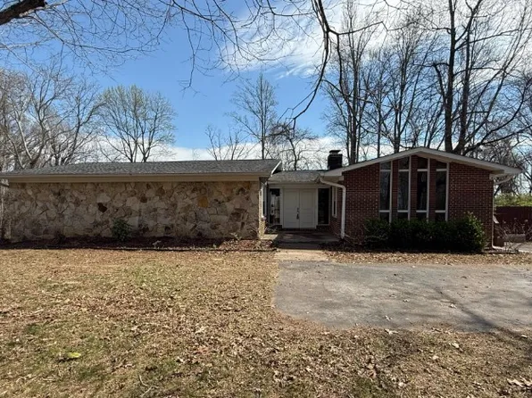 1365 Sherwood Ln, Cookeville, TN 38501