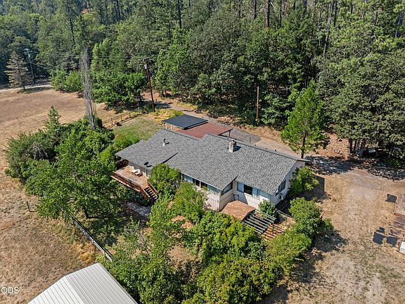 2nd image of 1843 W Evans Creek Rd