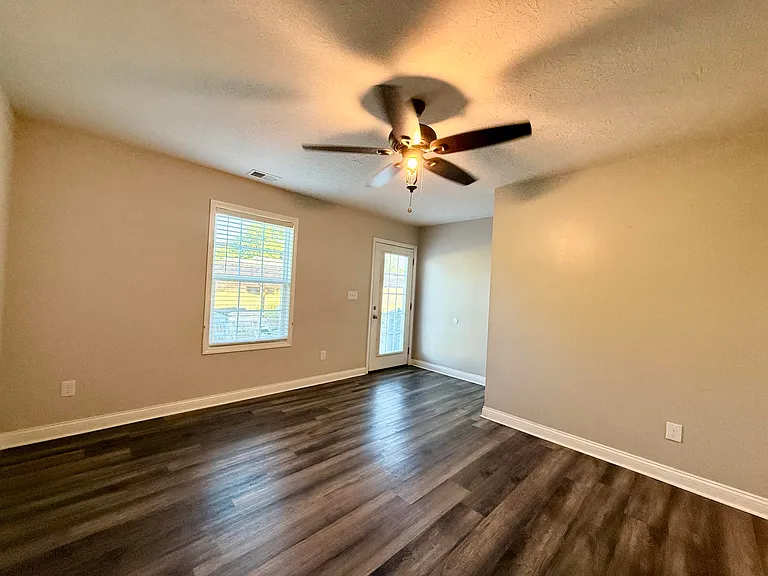 250 Hycliff St #1-9 — Photo 7