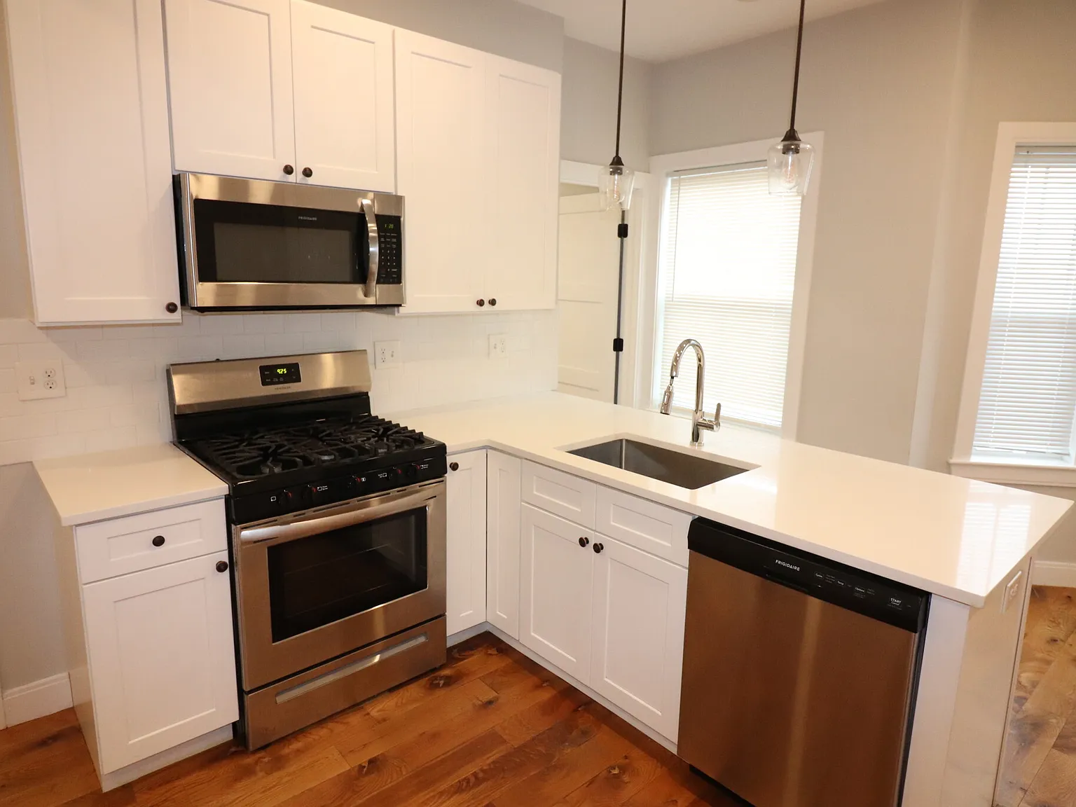 2 bed, 1.0 bath, 600 sqft, $2,650 — Photo 2
