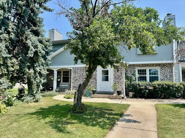 5221 W Loomis Rd #5221, Greendale, WI 53129