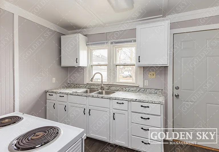 230 Kinsey St #2 — Photo 2