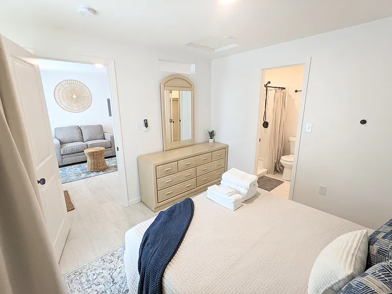2153 Bougainvillea St #B — Photo 5