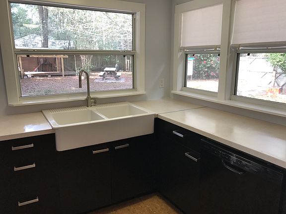 3rd image of 619 NW 34th Pl