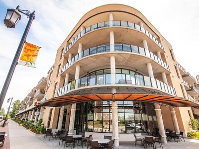 215 East Pleasant STREET #201, Oconomowoc, WI, 53066