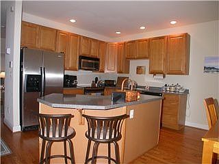 2nd image of 425 South St