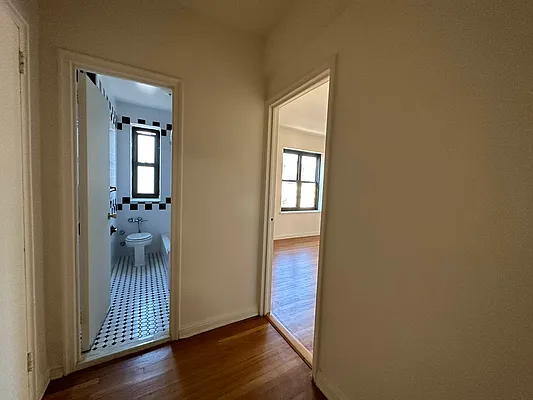 Rented by Queens Apartments Realty LLC | media 9