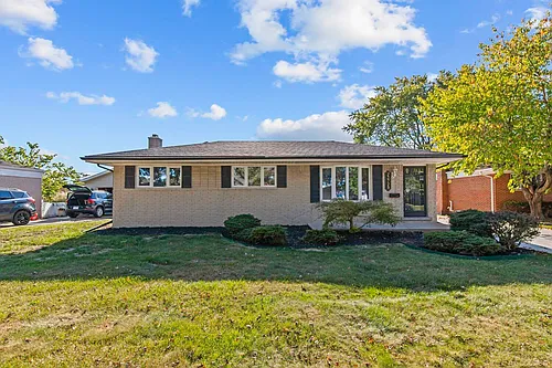 23729 Grove St Photo 1