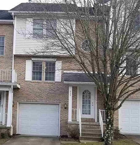 1st image of 934 Ashton Pl