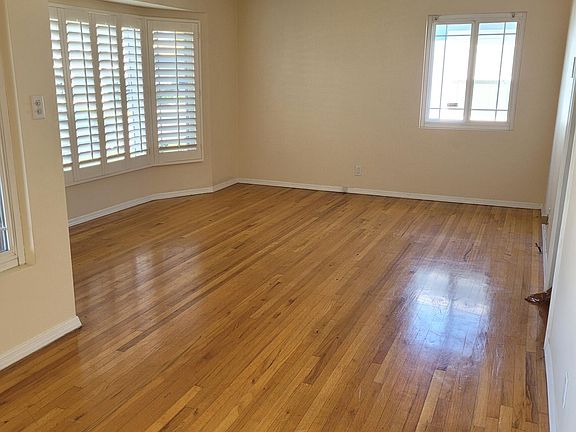 3rd image of 4822 Canehill Ave