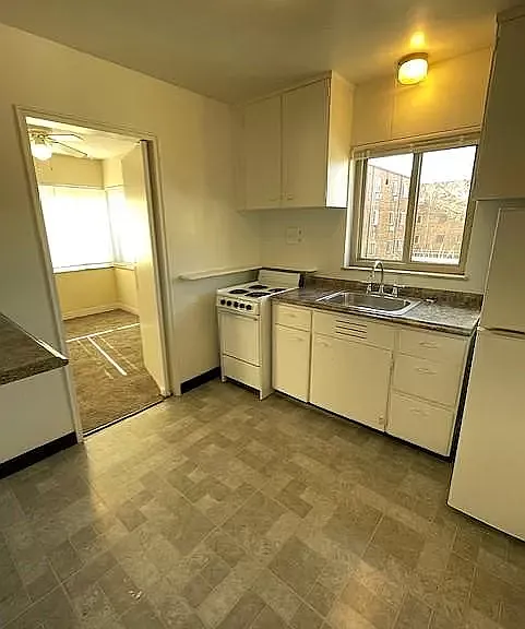 Georgian Manor Kitchen