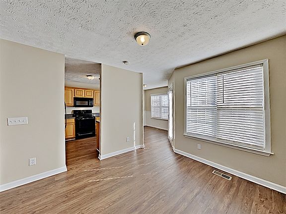 5th image of 101 Lincoln Ct