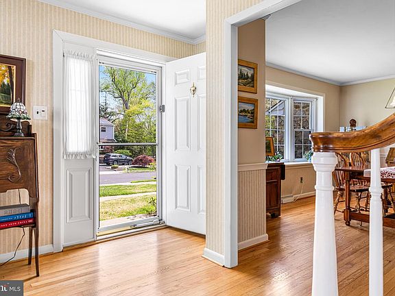 4th image of 1036 Kipling Rd