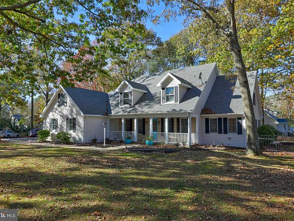 2nd image of 202 W Manor Dr
