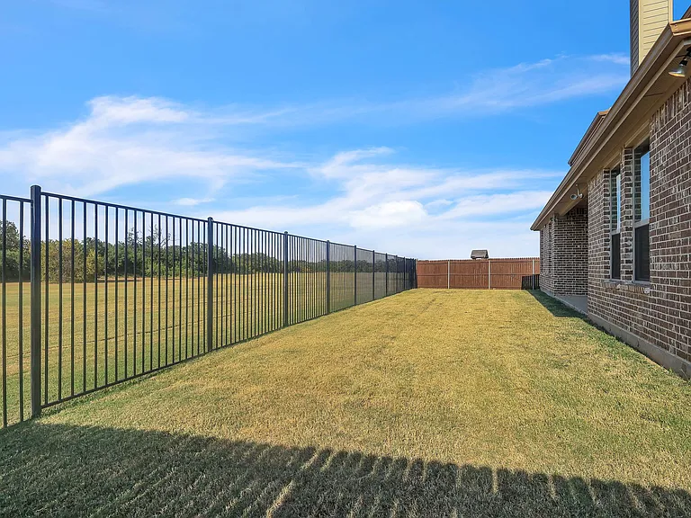 1708 Stillwater Dr — Photo 36