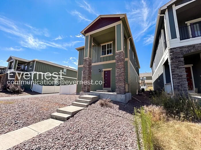 2405 Falkirk Dr — Photo 1