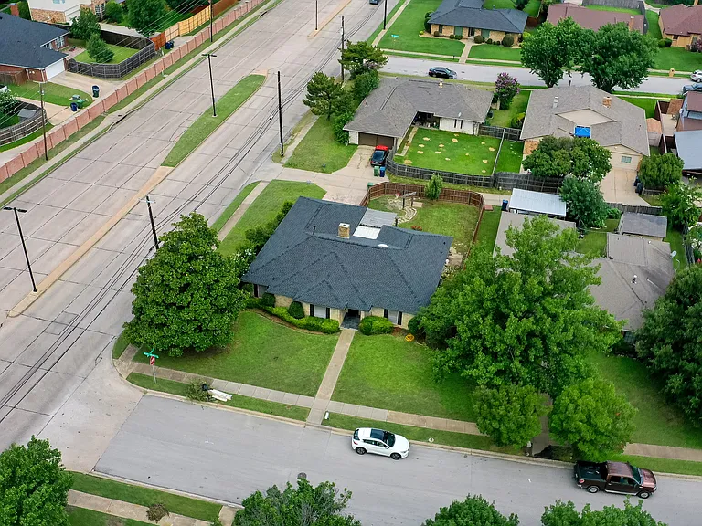 917 Meadowgate Dr — Photo 37