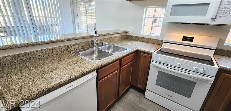 2121 Blue Breeze Dr #101 — Photo 9