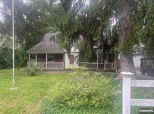 37 Roth Ave, Oakland, NJ 07436