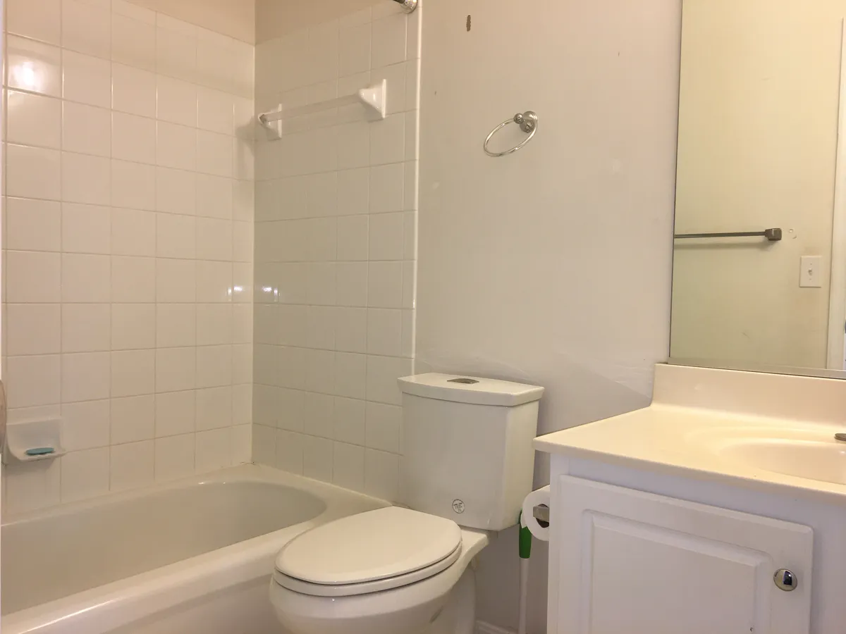 Full Bath - 300 Main St #301