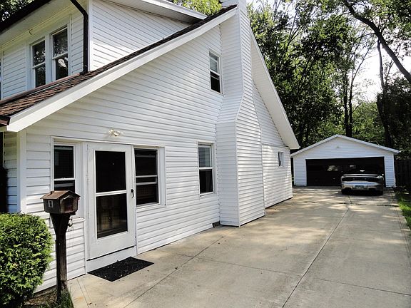 3rd image of 33912 Willowick Dr