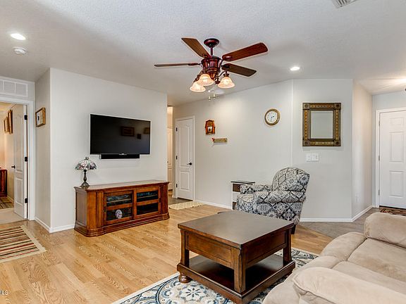 4th image of 6229 W Illini St