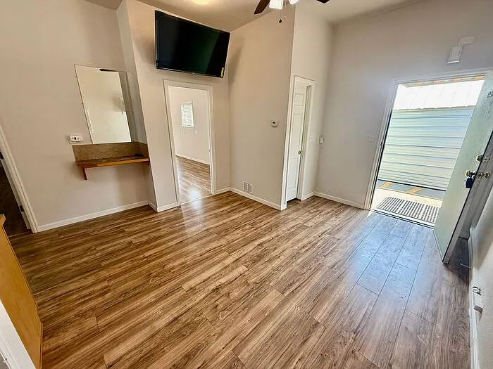2 bed, 1.0 bath, 1196 sqft, $1,535 — Photo 3