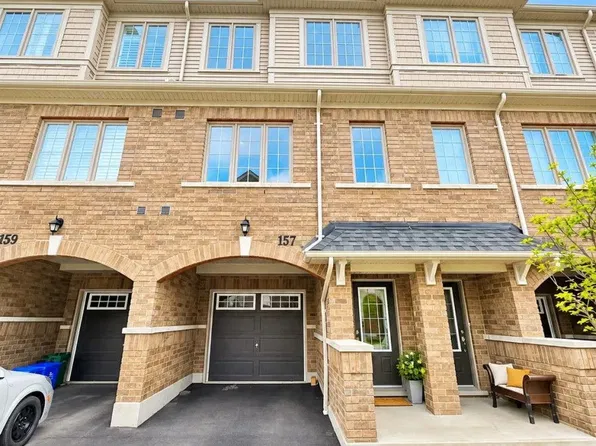 157 Danzatore Path #62, Oshawa, ON L1L 0P9